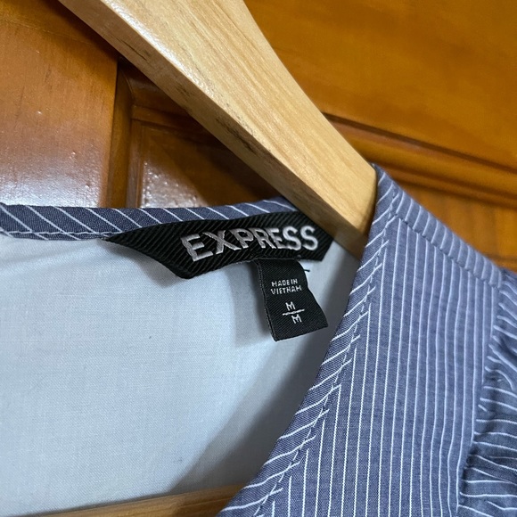 Express Blue/White Pinstripe Ruffle Shift Dress M - Picture 8 of 8